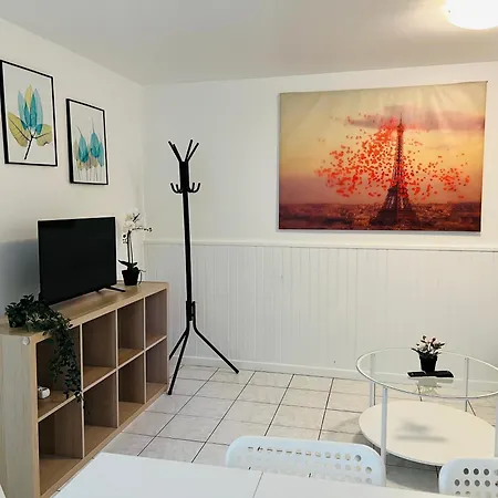 Charmant Logement Situe En Plein Verdure Et Au Centre Ville De Rosny Sous Bois Exterior photo