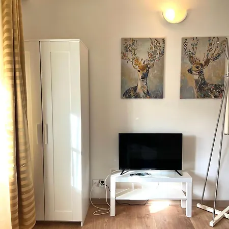 Charmant Logement Situe En Plein Verdure Et Au Centre Ville De Rosny Sous Bois Exterior photo