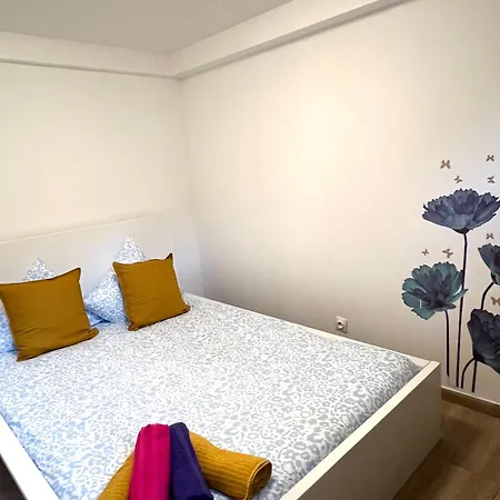 Charmant Logement Situe En Plein Verdure Et Au Centre Ville De Rosny Sous Bois Exterior photo