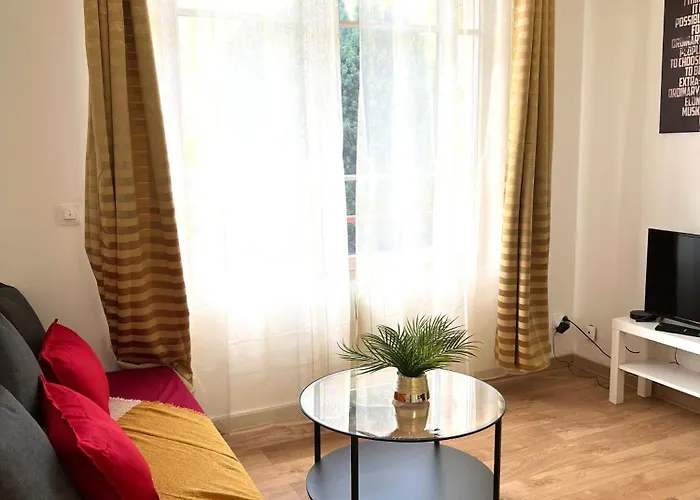 Charmant Logement Situe En Plein Verdure Et Au Centre Ville De Rosny Sous Bois