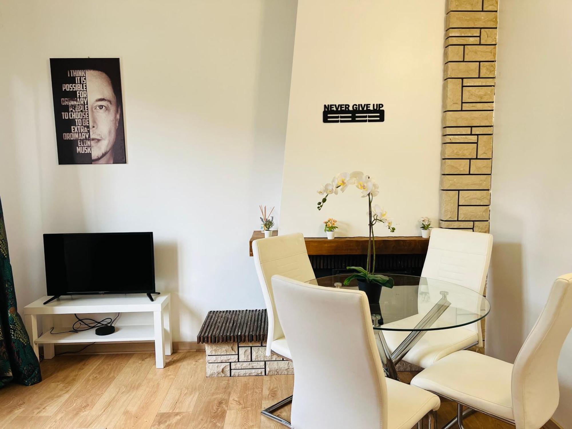 Situe En Plein Verdure Et Au Centre De Sous Bois Apartment